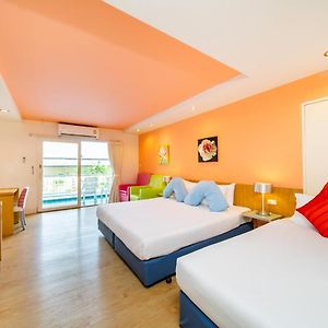 Deluxe Room Pool Access